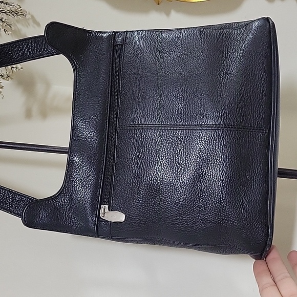 ROLFS Soft black leather shoulder bag Dimensions 10 in X 10 in X 3.5 in - Picture 9 of 16